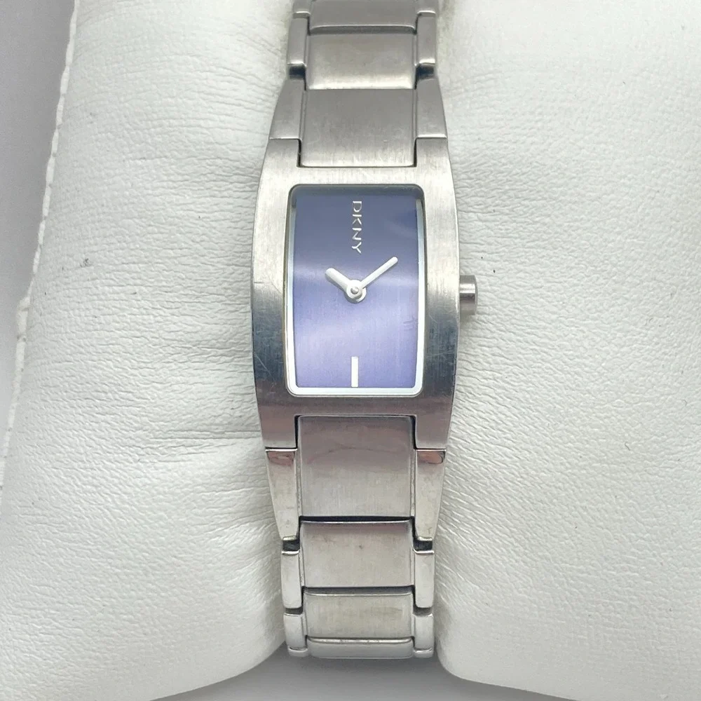 DKNY Women's Watch 17mm Brushed Silver Tone Blue Dial WR New Battery SMALL 6